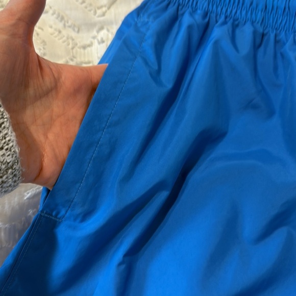 Under Armour UA Men’s Essential Volley Shorts Blue White Loose Size Small - Picture 5 of 10